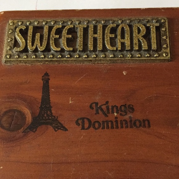 Vintage king Dominion sweetheart box - Picture 2 of 6